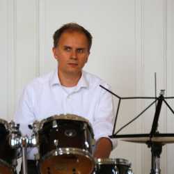 Kirchensaal wird zur Kulisse von Unterwelt und strahlenden Helden Kirchensaal wird zur Kulisse von Unterwelt und strahlenden Helden