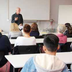 JOBwärts! schafft Durchblick im Dickicht der Berufswelt JOBwärts! schafft Durchblick im Dickicht der Berufswelt