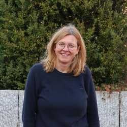 Zinzendorfschulen ehren viele Jubilare – allerdings einzeln Zinzendorfschulen ehren viele Jubilare – allerdings einzeln