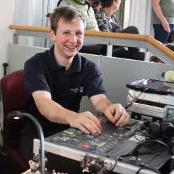 Von der Wohlfühloase zur Hochschulreife: Leopolds Weg an den Zinzendorfschulen Von der Wohlfühloase zur Hochschulreife: Leopolds Weg an den Zinzendorfschulen