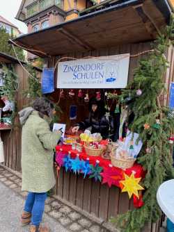 Zinzendorfschulen begeistern auf dem Königsfelder Weihnachtsmarkt Zinzendorfschulen begeistern auf dem Königsfelder Weihnachtsmarkt