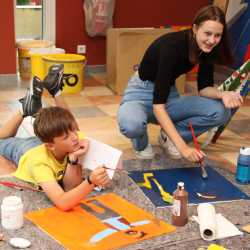 Projekttage bieten bunte Vielfalt beim „Markt der Möglichkeiten“ Projekttage bieten bunte Vielfalt beim „Markt der Möglichkeiten“