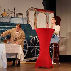 „Mord im Orient-Express“ – Spannung, Talent und Leidenschaft auf der Bühne „Mord im Orient-Express“ – Spannung, Talent und Leidenschaft auf der Bühne