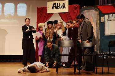 „Mord im Orient-Express“ – Spannung, Talent und Leidenschaft auf der Bühne „Mord im Orient-Express“ – Spannung, Talent und Leidenschaft auf der Bühne