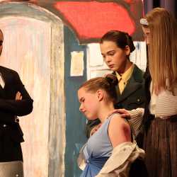 „Mord im Orient-Express“ – Spannung, Talent und Leidenschaft auf der Bühne „Mord im Orient-Express“ – Spannung, Talent und Leidenschaft auf der Bühne