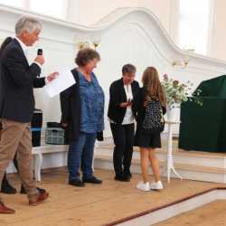 Freudiges Wiedersehen und neue Gesichter beim Start ins neue Schuljahr Freudiges Wiedersehen und neue Gesichter beim Start ins neue Schuljahr