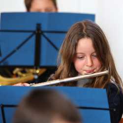 Frühlingskonzert mit bunter Vielfalt verschiedener Stilrichtungen Frühlingskonzert mit bunter Vielfalt verschiedener Stilrichtungen