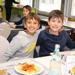 Mensa unter dem Motto Mensa unter dem Motto