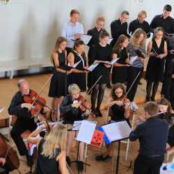 Chöre und Blasorchester in Bestform beim Schulkonzert (mit Film!) Chöre und Blasorchester in Bestform beim Schulkonzert (mit Film!)