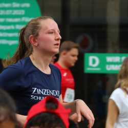 Stadtlauf Villingen: Fünf Zinzendorf-Sportler*innen schaffen jeweils 12 Runden Stadtlauf Villingen: Fünf Zinzendorf-Sportler*innen schaffen jeweils 12 Runden