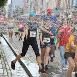 Stadtlauf Villingen: Fünf Zinzendorf-Sportler*innen schaffen jeweils 12 Runden Stadtlauf Villingen: Fünf Zinzendorf-Sportler*innen schaffen jeweils 12 Runden