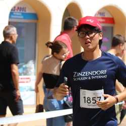Stadtlauf Villingen: Fünf Zinzendorf-Sportler*innen schaffen jeweils 12 Runden Stadtlauf Villingen: Fünf Zinzendorf-Sportler*innen schaffen jeweils 12 Runden