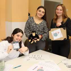 Angehende Erzieher*innen präsentieren ihre Teampraktika Angehende Erzieher*innen präsentieren ihre Teampraktika