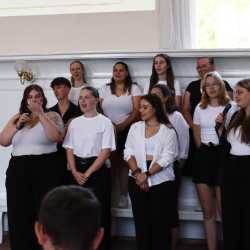 Fachschülerinnen und -schüler haben viele Hürden gemeistert und den schulischen Teil ihrer Ausbildung beendet Fachschülerinnen und -schüler haben viele Hürden gemeistert und den schulischen Teil ihrer Ausbildung beendet