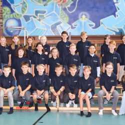 Herzlich Willkommen den neuen Fünftklässlerinnen und Fünftklässlern Herzlich Willkommen den neuen Fünftklässlerinnen und Fünftklässlern