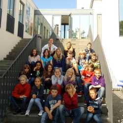 Spiele stärken Teamfähigkeit und Vertrauen Spiele stärken Teamfähigkeit und Vertrauen