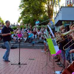 Serenade an lauem Sommerabend Serenade an lauem Sommerabend