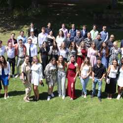 Jede Menge Preise für Abiturient*innen der Zinzendorfschulen Jede Menge Preise für Abiturient*innen der Zinzendorfschulen