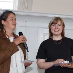 Jede Menge Preise für Abiturient*innen der Zinzendorfschulen Jede Menge Preise für Abiturient*innen der Zinzendorfschulen