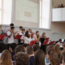 Sechs Einser-Abis an den Zinzendorfgymnasien Sechs Einser-Abis an den Zinzendorfgymnasien