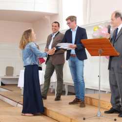 Abiturienten genießen jetzt ihre Freiheit Abiturienten genießen jetzt ihre Freiheit