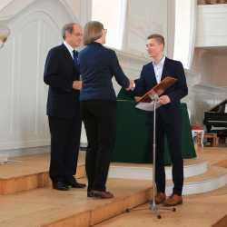 Abiturienten beenden das Kapitel „Schule“ Abiturienten beenden das Kapitel „Schule“