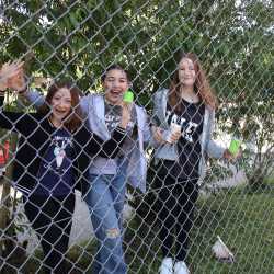 Abiturienten „verhaften“ ihre Lehrer Abiturienten „verhaften“ ihre Lehrer