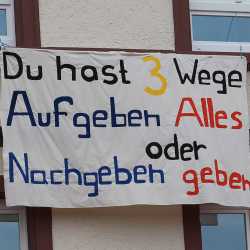 Schriftliche Prüfungen starten mit Deutsch-Abi - praktischer Teil des Kunst-Abiturs war schon vor zwei Wochen Schriftliche Prüfungen starten mit Deutsch-Abi - praktischer Teil des Kunst-Abiturs war schon vor zwei Wochen