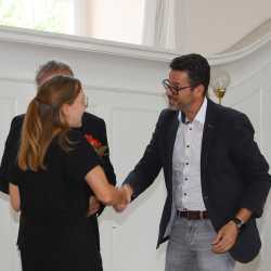 Abschied von unersetzlichen Mitarbeitenden Abschied von unersetzlichen Mitarbeitenden