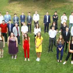 Berufsfachschüler und Werkrealschüler der 9 W bestehen Prüfungen Berufsfachschüler und Werkrealschüler der 9 W bestehen Prüfungen