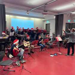 Musikalisch-Künstlerischer Adventsnachmittag Musikalisch-Künstlerischer Adventsnachmittag