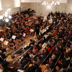 Viele Sterne gehen im Kirchensaal auf Viele Sterne gehen im Kirchensaal auf