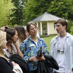 Erinnern. Verbinden. Feiern. – Wo Gemeinschaft über Generationen hinweg lebt Erinnern. Verbinden. Feiern. – Wo Gemeinschaft über Generationen hinweg lebt