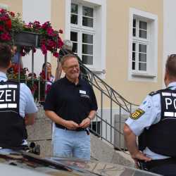 Erinnern. Verbinden. Feiern. – Wo Gemeinschaft über Generationen hinweg lebt Erinnern. Verbinden. Feiern. – Wo Gemeinschaft über Generationen hinweg lebt