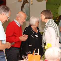 Erinnern. Verbinden. Feiern. – Wo Gemeinschaft über Generationen hinweg lebt Erinnern. Verbinden. Feiern. – Wo Gemeinschaft über Generationen hinweg lebt