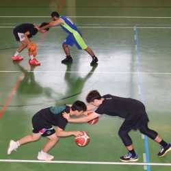 Basketball-Kooperation zwischen Zinzendorfschulen und Black Forest Panthers: Gewinner auf beiden Seiten Basketball-Kooperation zwischen Zinzendorfschulen und Black Forest Panthers: Gewinner auf beiden Seiten