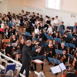 Beeindruckendes Schulkonzert begrüßt den Frühling Beeindruckendes Schulkonzert begrüßt den Frühling