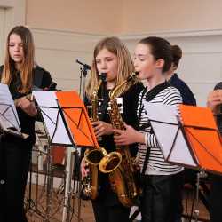 Beeindruckendes Schulkonzert begrüßt den Frühling Beeindruckendes Schulkonzert begrüßt den Frühling