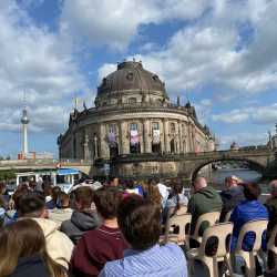 Studienfahrt der ZG1: Geschichte, Politik und Freizeit in Berlin Studienfahrt der ZG1: Geschichte, Politik und Freizeit in Berlin