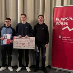 Zwei erste und ein zweiter Platz beim Planspiel Börse Zwei erste und ein zweiter Platz beim Planspiel Börse