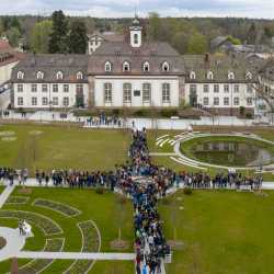 Brunnen am Zinzendorfplatz eingeweiht Brunnen am Zinzendorfplatz eingeweiht