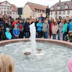 Brunnen am Zinzendorfplatz eingeweiht Brunnen am Zinzendorfplatz eingeweiht