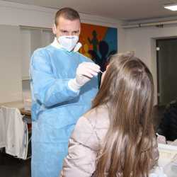 So sicher wie möglich durch die Pandemie mit Luftfilter und  Schnelltests  So sicher wie möglich durch die Pandemie mit Luftfilter und  Schnelltests