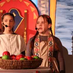 Biblisches Singspiel begeistert Publikum im Kirchensaal Biblisches Singspiel begeistert Publikum im Kirchensaal