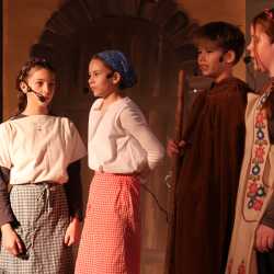 Biblisches Singspiel begeistert Publikum im Kirchensaal Biblisches Singspiel begeistert Publikum im Kirchensaal