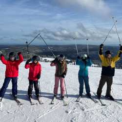 Siebtklässler haben Spaß im Schnee Siebtklässler haben Spaß im Schnee
