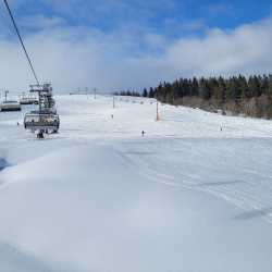 Siebtklässler haben Spaß im Schnee Siebtklässler haben Spaß im Schnee