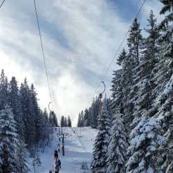 Siebtklässler haben Spaß im Schnee Siebtklässler haben Spaß im Schnee