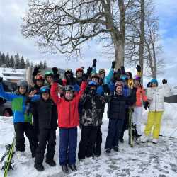 Siebtklässler haben Spaß im Schnee Siebtklässler haben Spaß im Schnee