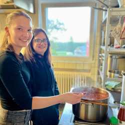 Kennenlerntage der Eingangsklassen im Naturfreundehaus Hirzwald Kennenlerntage der Eingangsklassen im Naturfreundehaus Hirzwald